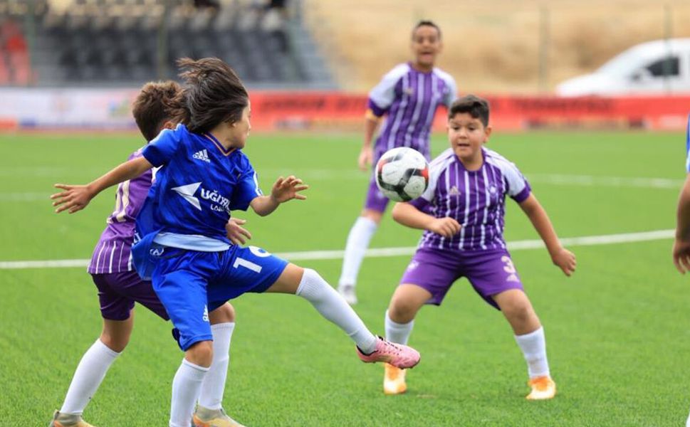 Alaca’da futbol şöleni başladı