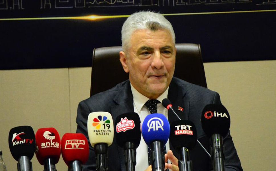 Bakan Bolat'tan Süper Lig'e yükselen Çorum FK'ya tebrik