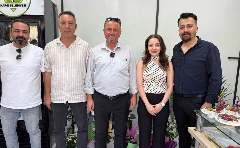 Çağla Güleç Çiçekçilik ve İç Giyim Mağazası hizmete girdi