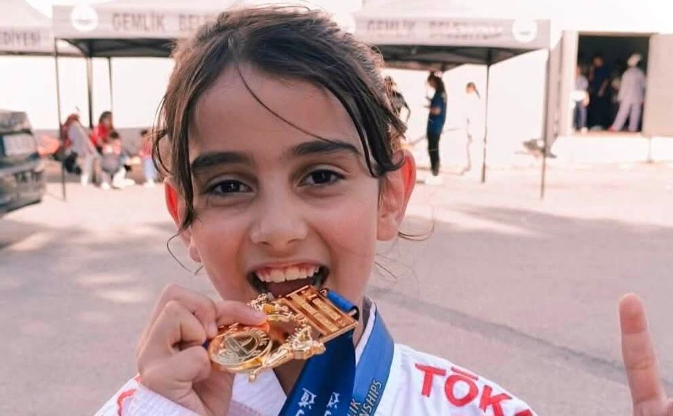 Çorumlu Hiranur’dan rakiplerine geçit yok