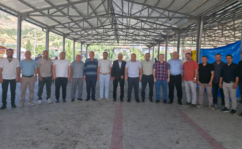 Başkan Ünlü, belediye personeli Mustafa Eraslan’ın düğününe katıldı