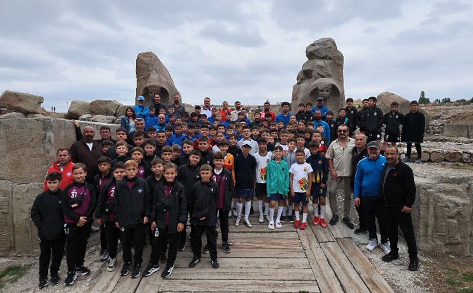 Hitit Cup’ta Minik Sporcular Alacahöyük’ü Keşfetti