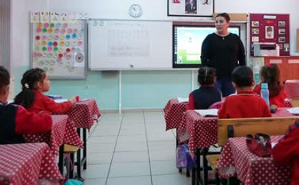 Sözleşmeli öğretmen eşlere iller arası tayin imkanı