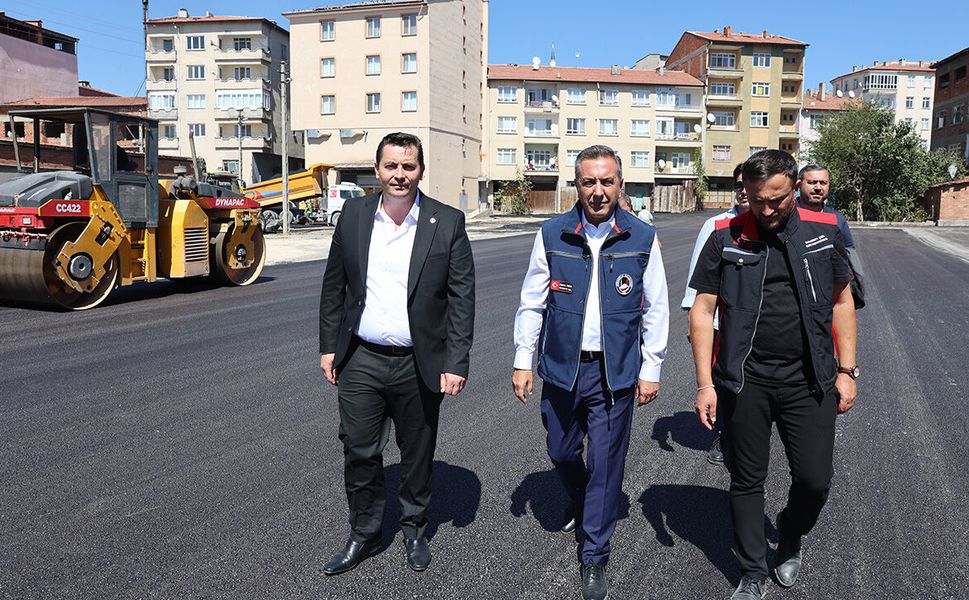Eski Sanayi ve Perşembe Pazarı sıcak asfaltla yenileniyor