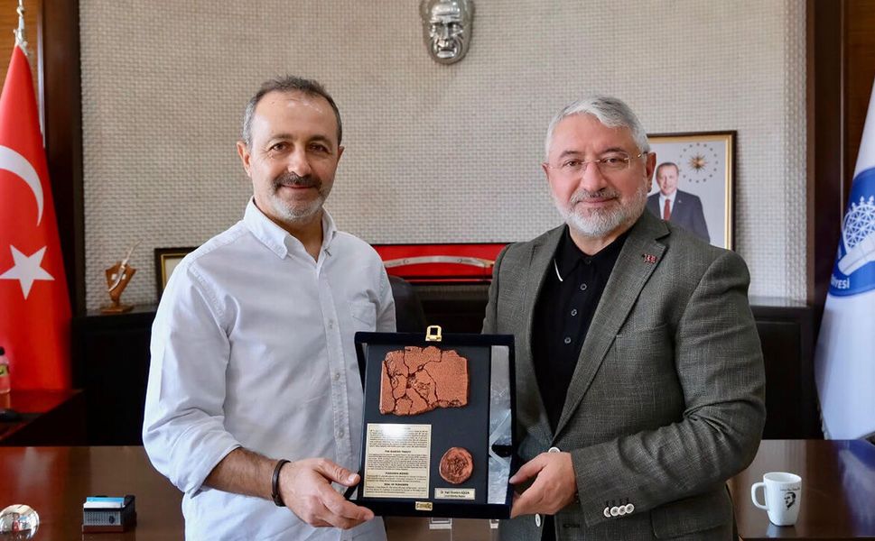 Ödüllü yazar Mehmet Öztürk’ten Başkan Aşgın’a ziyaret