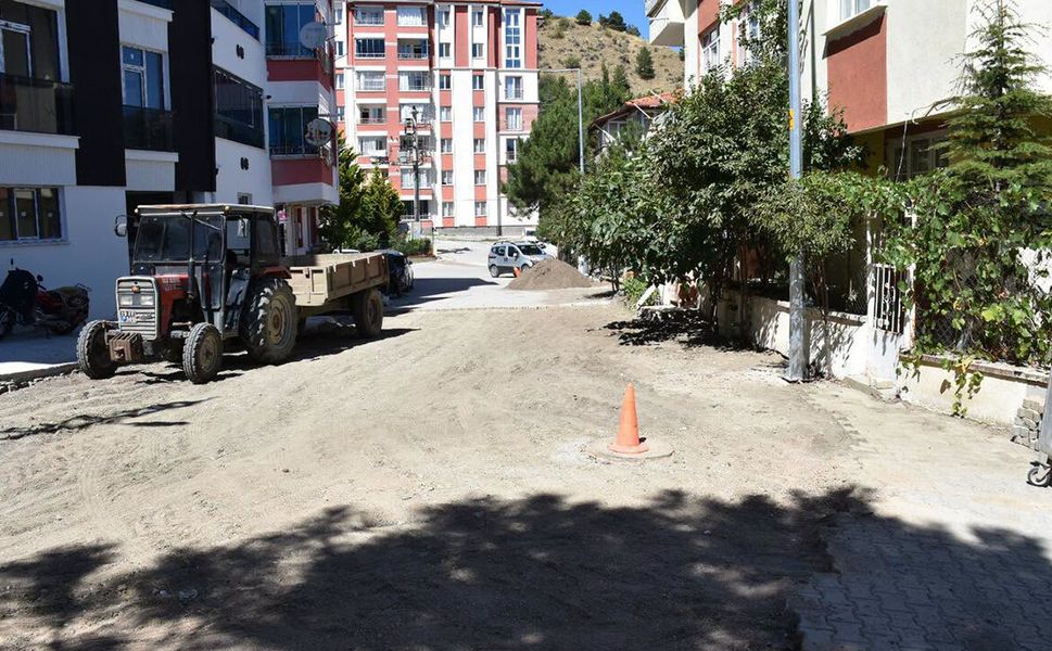 Kilit parke yollarda bakım ve yenileme çalışması başladı