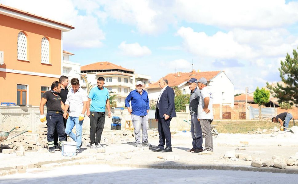 TOKİ’de kilit taşı bakım ve onarım çalışmaları sürüyor