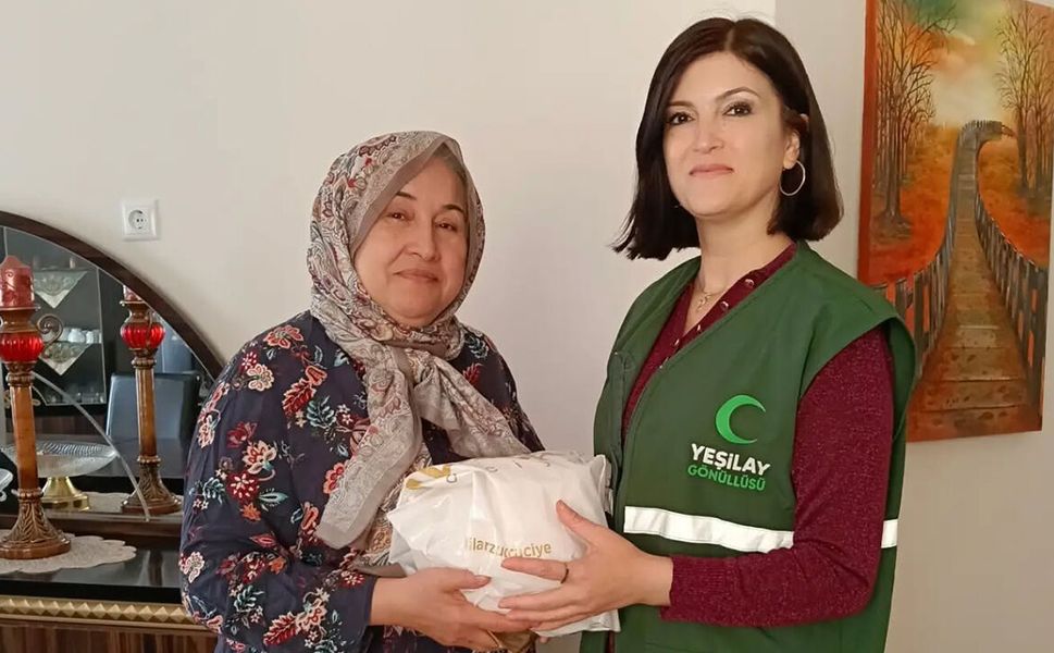 Yeşilay Kadın Komisyonu’ndan hane ziyareti