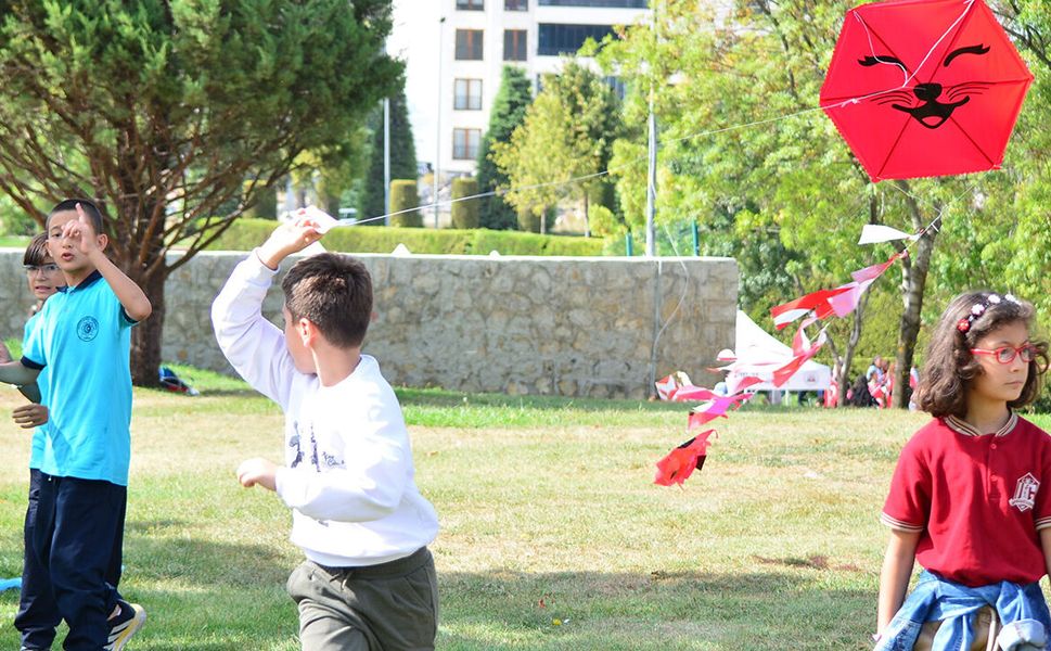 Çorumlu çocuklardan savaş mağduru akranlarına gökyüzünden umut