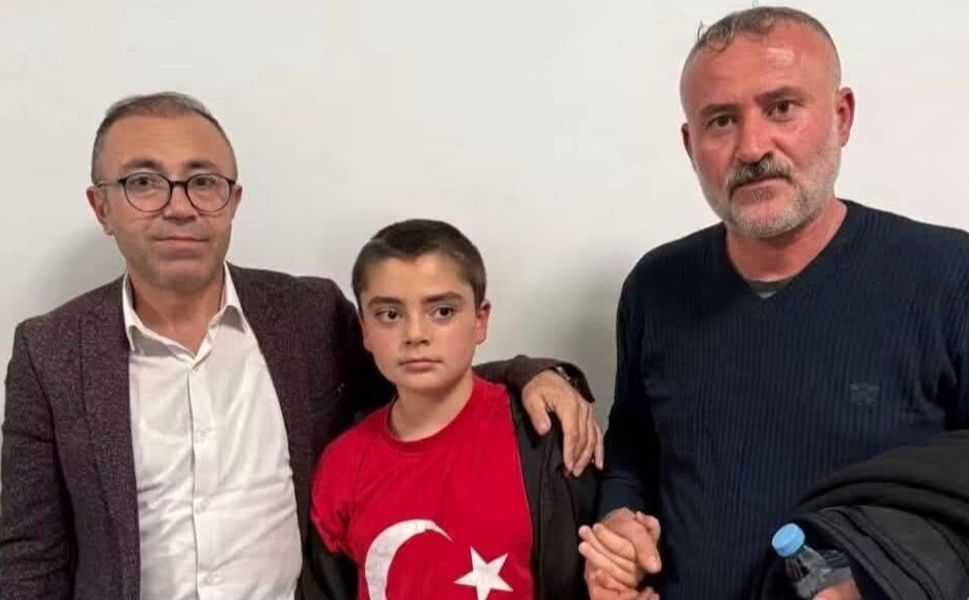 Kayıp Ayaz Efe Bezmen sağ salim ailesine kavuştu