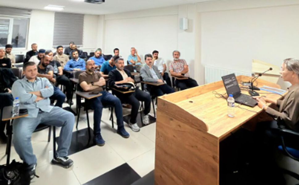 Çorum’da Filistin paneli: Gazze’de açlık ve küresel vicdan konuşuldu