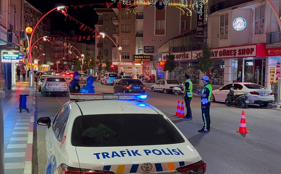 Sungurlu’da trafik ekipleri düğmeye bastı: 128 araç durduruldu