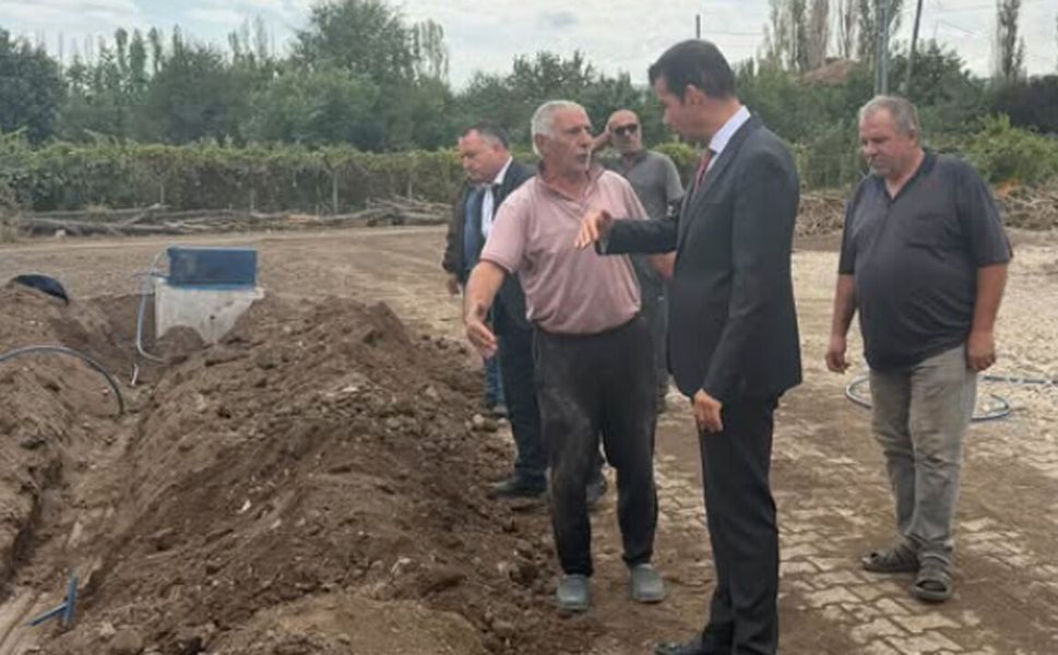 Sungurlu’da köy yolları ve içme suyu çalışmaları yerinde incelendi