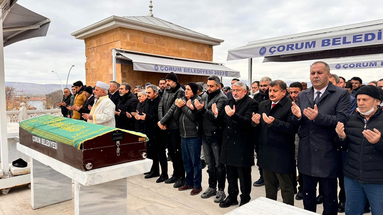 Nurikorekoglucenaze