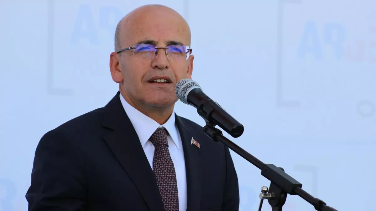 Bakan Mehmet Simsek