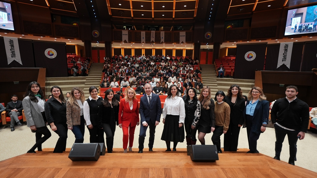 TürkTraktör'den genç kadınlara teknoloji ve yenilik eğitimi