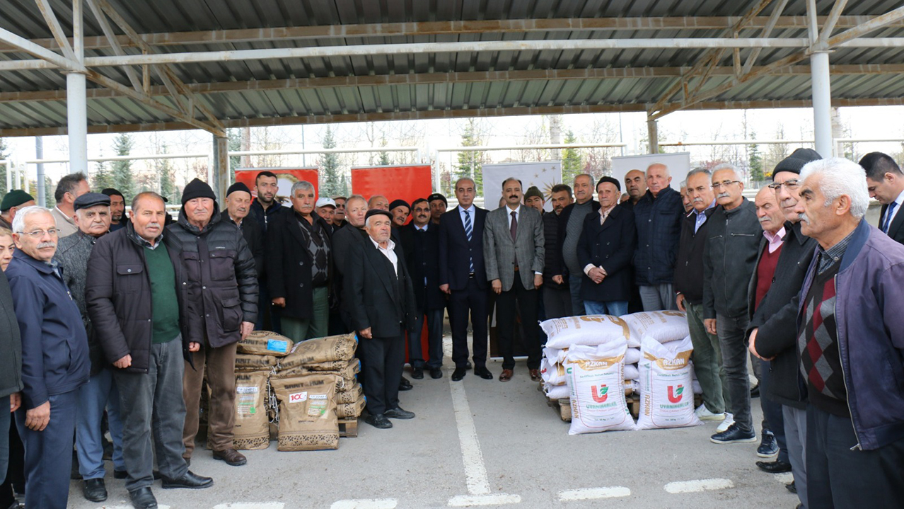 Çorumlu Çiftçiye Nohut Ve Ayçiçeği Tohumu Dağıtıldı 3