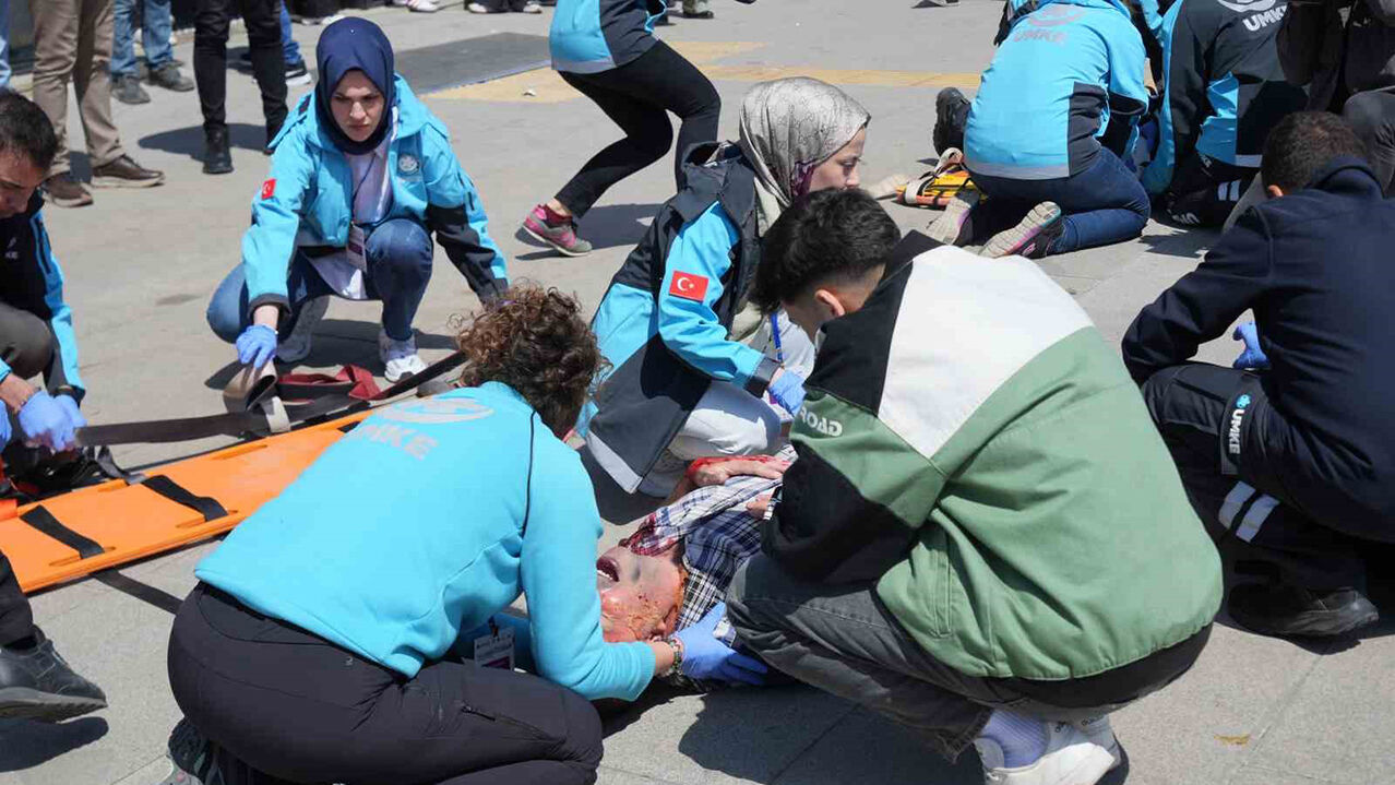 Polis Ve Jandarmanın Yeni Nesil Ekipmanları Marmara Kariyer Fuarı'nda Gençlerden Büyük İlgi Gördü 2