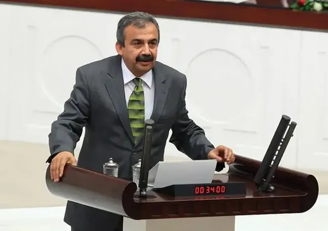 Sirri Sureyya Onderin Saglik Durumu (1)