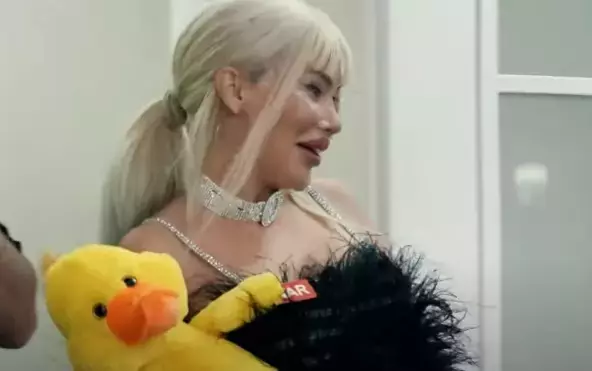 Yemekteyiz Pinar Kimdir Zuhal Topal La 1