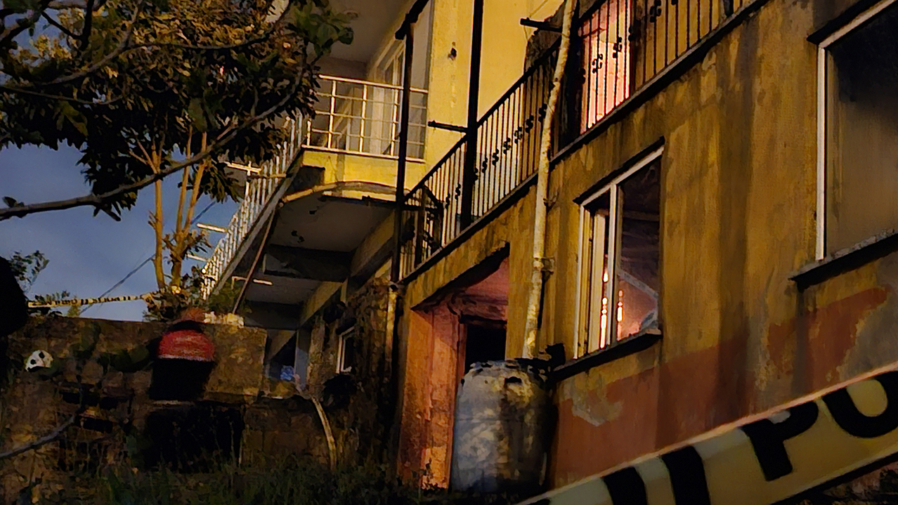 Zonguldak’ta Korkutan Yangın İki Katlı Ev Küle Döndü, Bir Kişi Hayatını Kaybetti 3