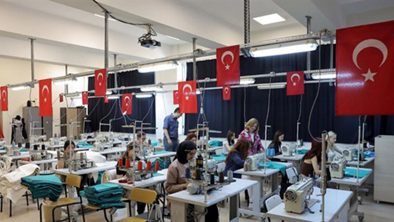 Ameliyathanelerin Tekstil Urunleri Universite Ogrencileri Yapıyor