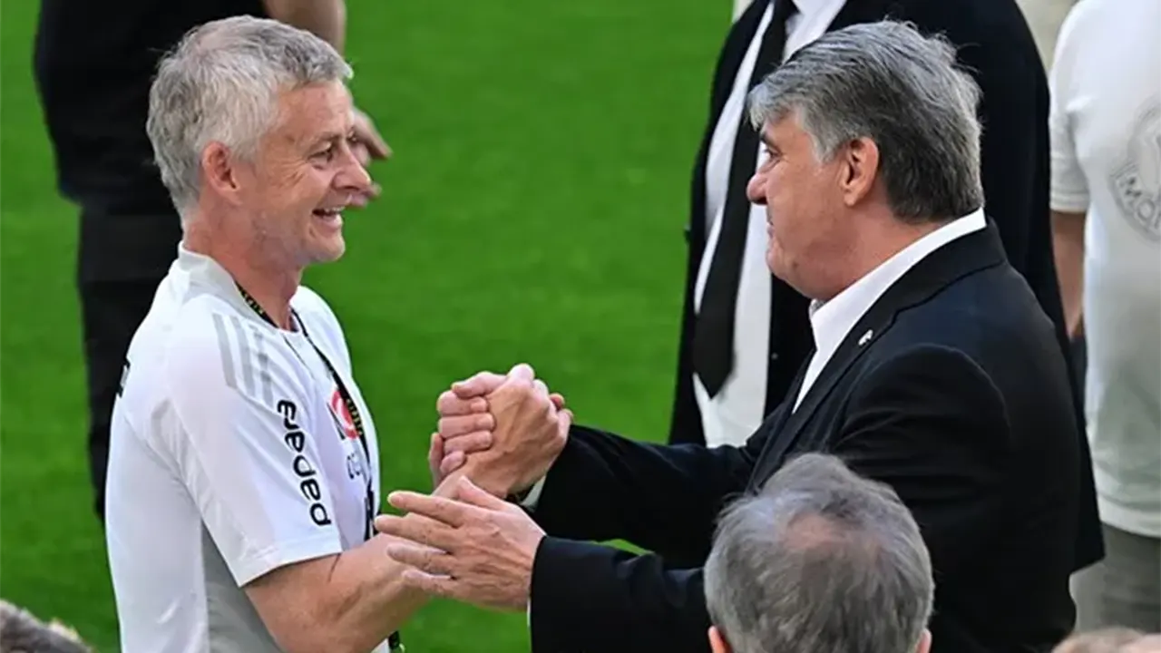 Beşiktaş Teknik Direktör Ve Başkanı