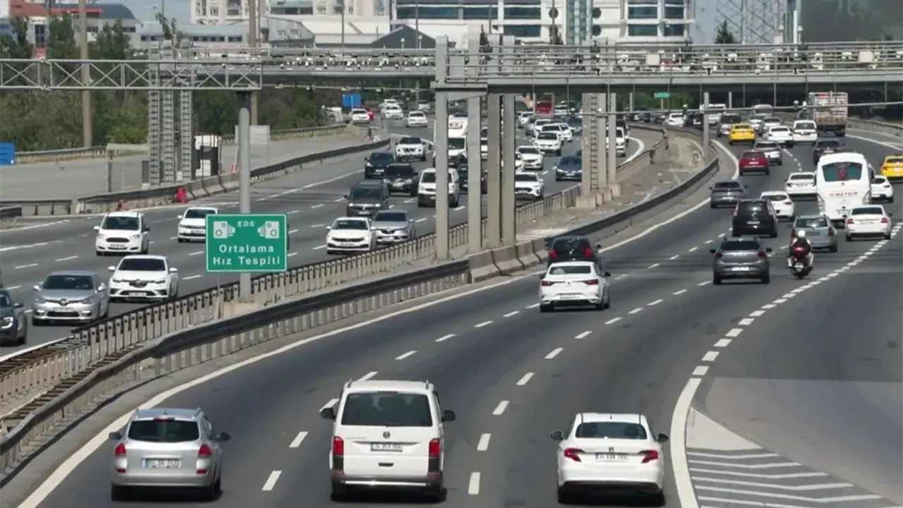 Bayram Sonrası Trafik Yoğunluğu Arttı İstanbul Girişinde Uzun Kuyruklar