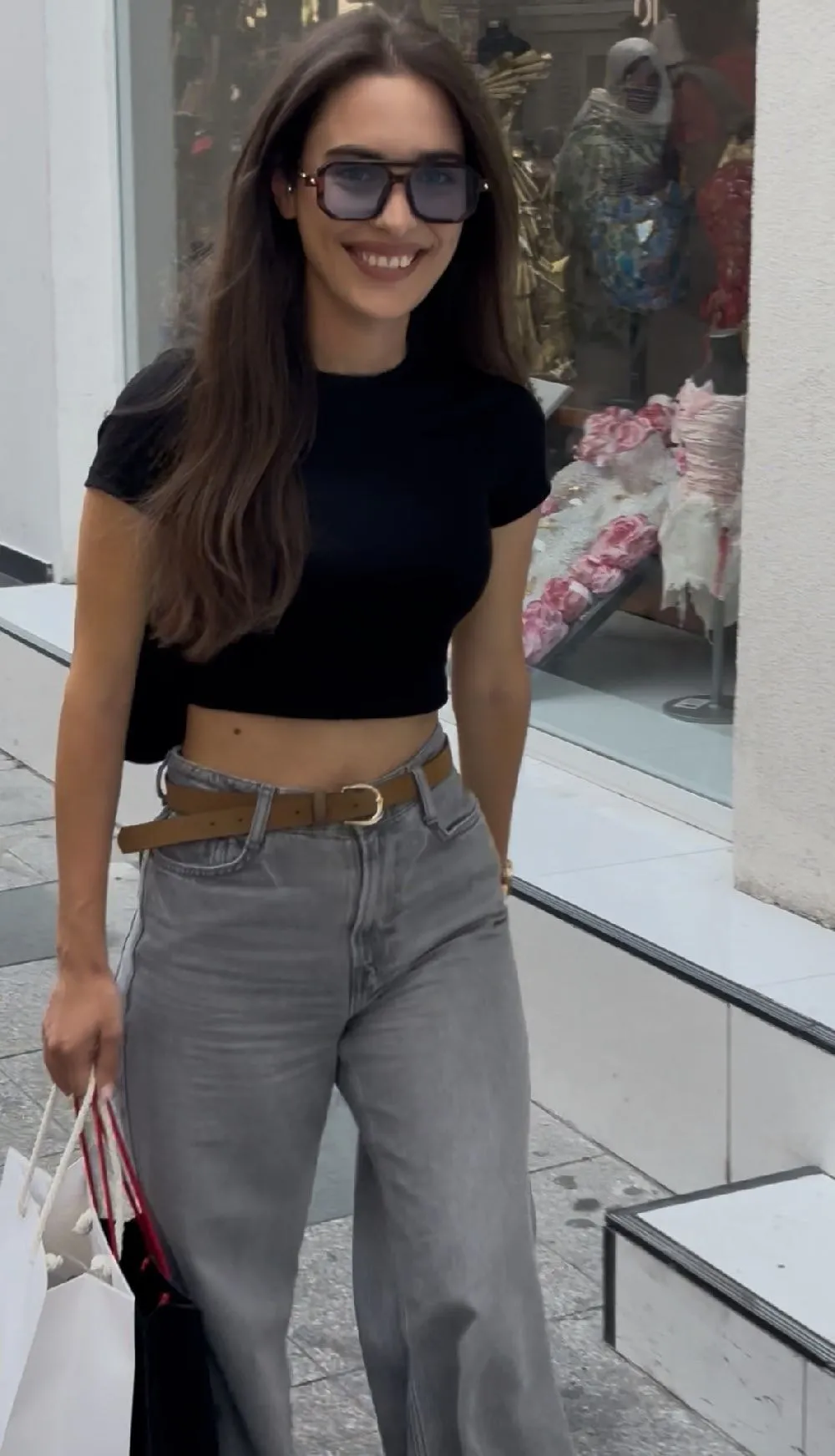 Çağla Şimşek Uzak Şehir