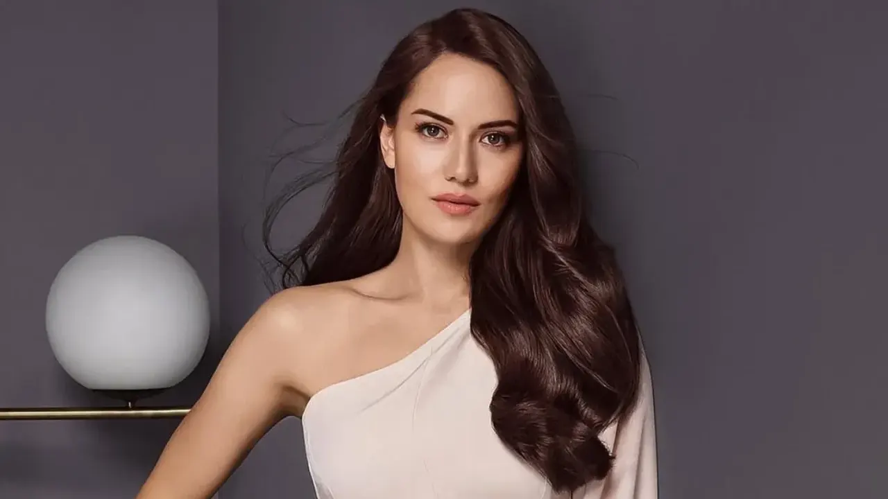 Fahriye Evcen-1