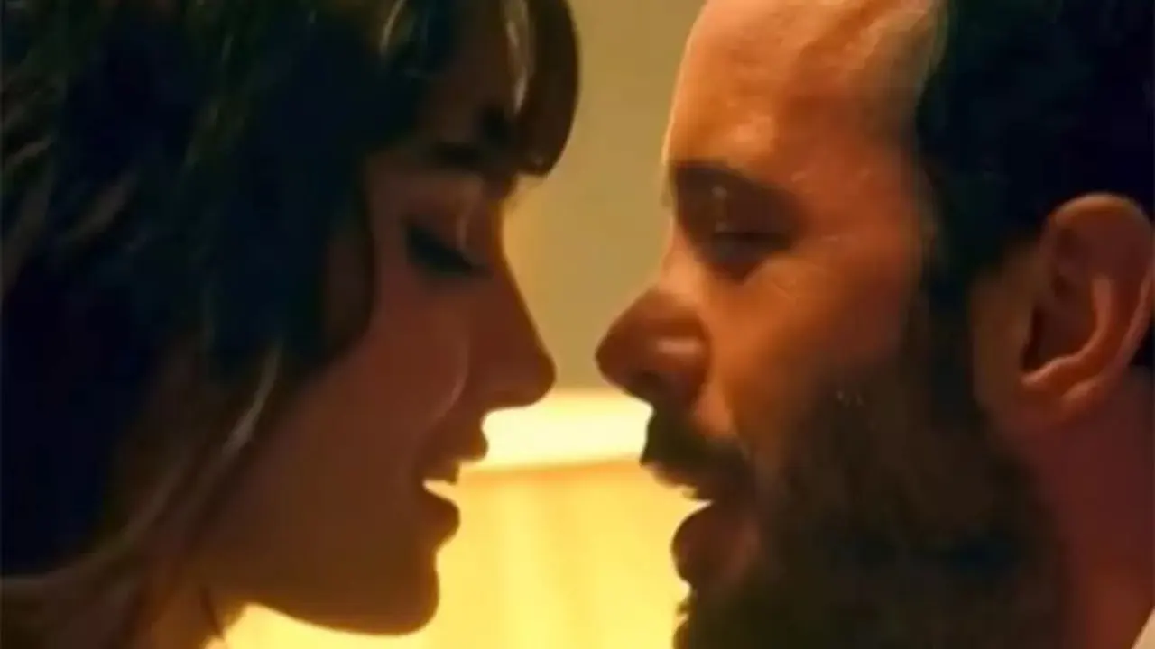 Hande Erçel Ve Barış Arduç’un Sahnesi Olay Yarattı Tepkiler Çığ Gibi