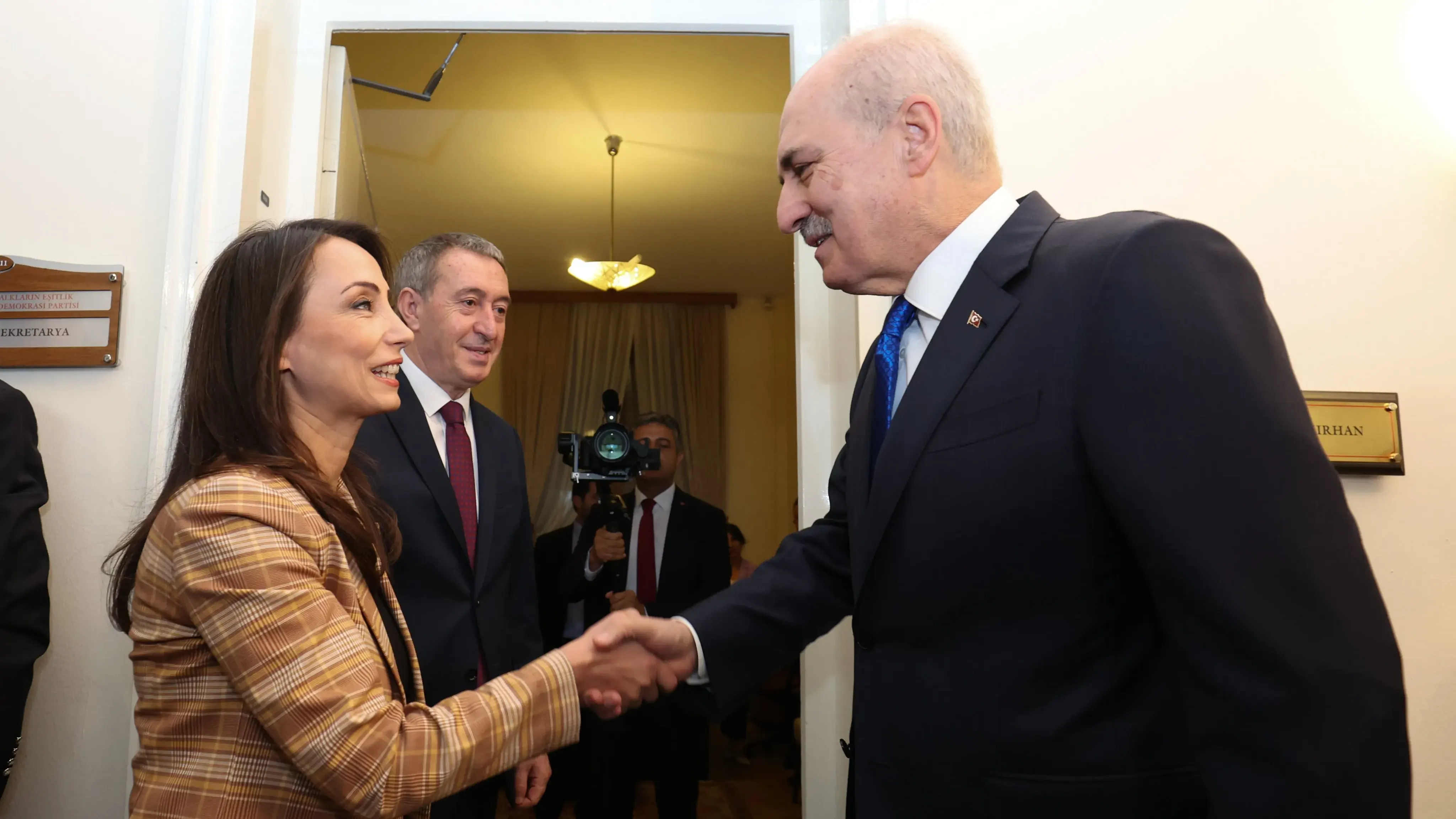 Numan Kurtulmuş’tan Meclis’te Dem Parti’ye Dikkat Çeken Ziyaret 2