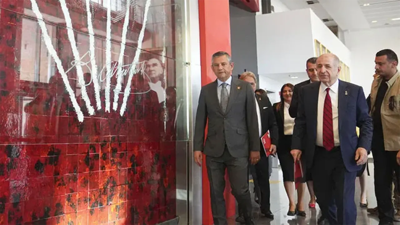 Özgür Özel Ümit Özdağ