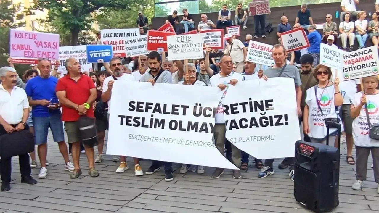 Chp'nin Yoksulluk Pankartını Yırtan Kişi Akp'li Yönetici Çıkt 2