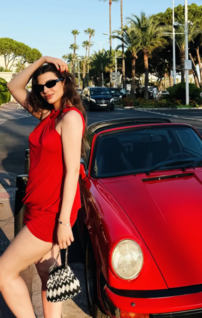 Defne Samyeli Ve Kızları 4