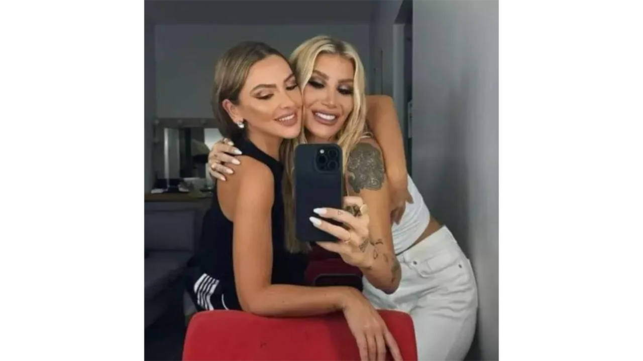 Hadise Harbiye Konseri Kulis Misafir