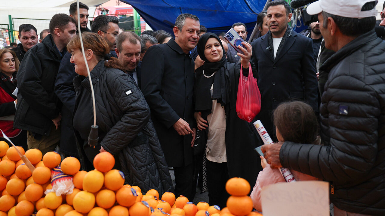 Özgür Özel'in Pazar Ziyareti 3