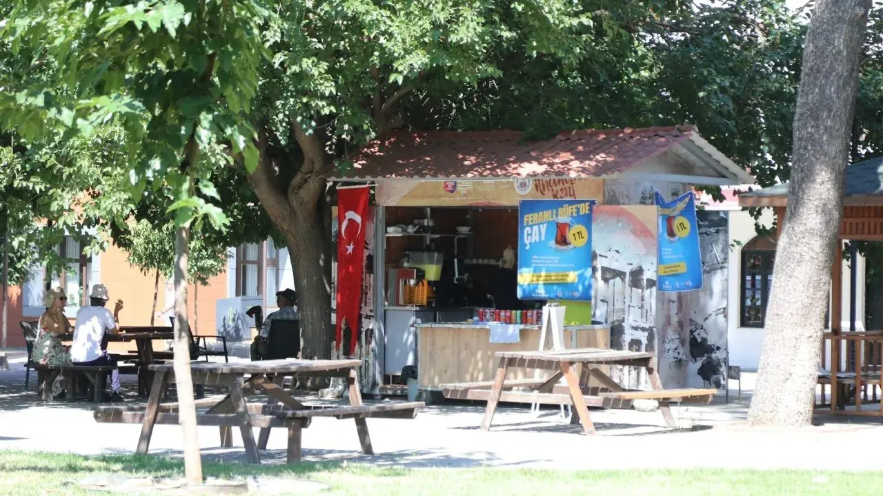 Selcuk Belediyesinden Enflasyona Karsi Adim Cay 1 Tl