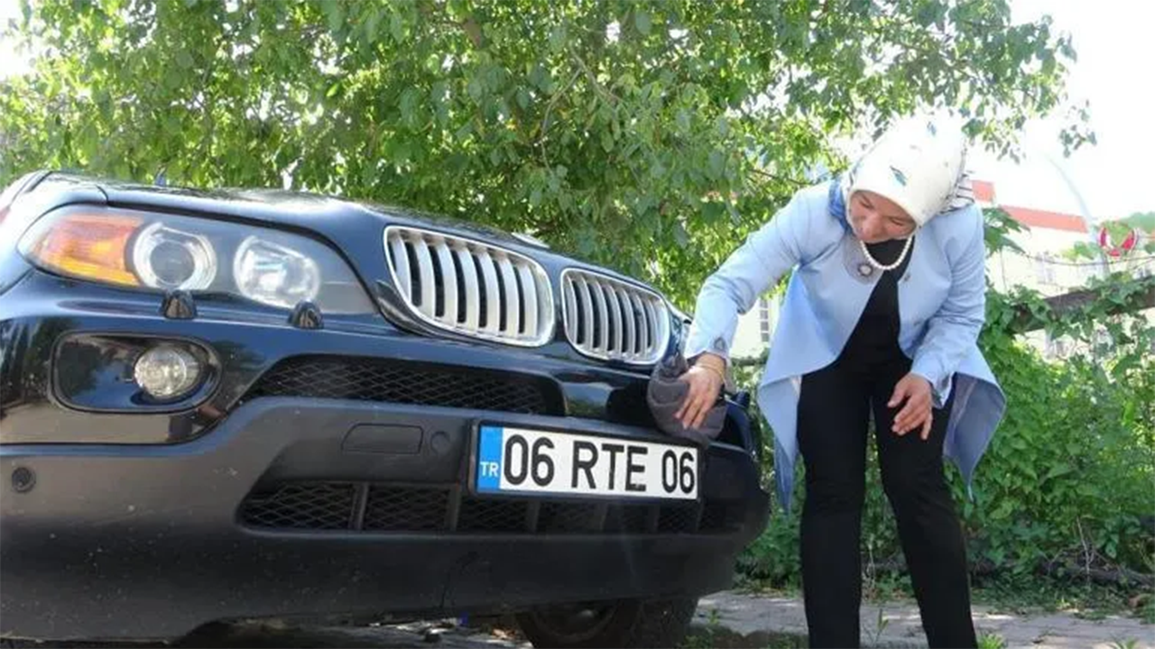 Yıllarca O Plakanın Peşinden Koştu