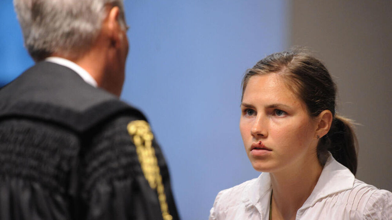 Amanda Knox34