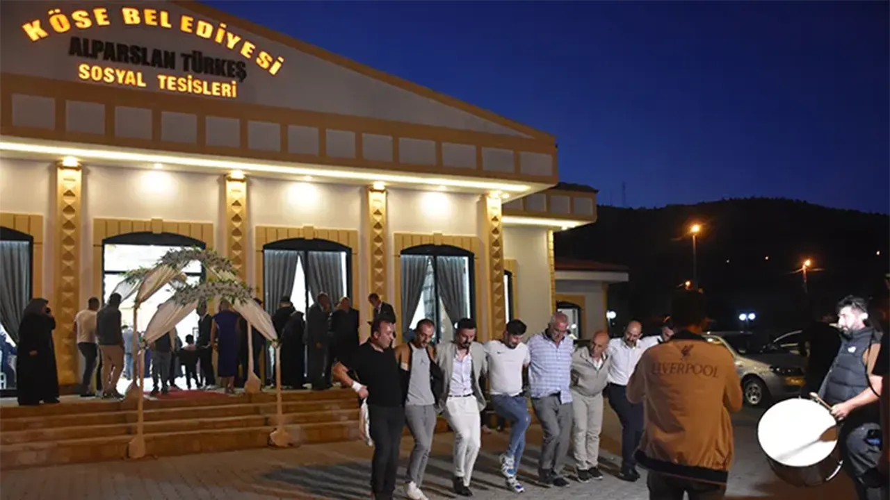Bu Belediye Çiftlerden Tek Kuruş Almıyor 2