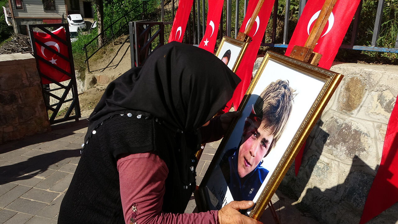 Eren Bülbül Şehadetinin 8. Yılında Mezarı Başında Anıldı 5
