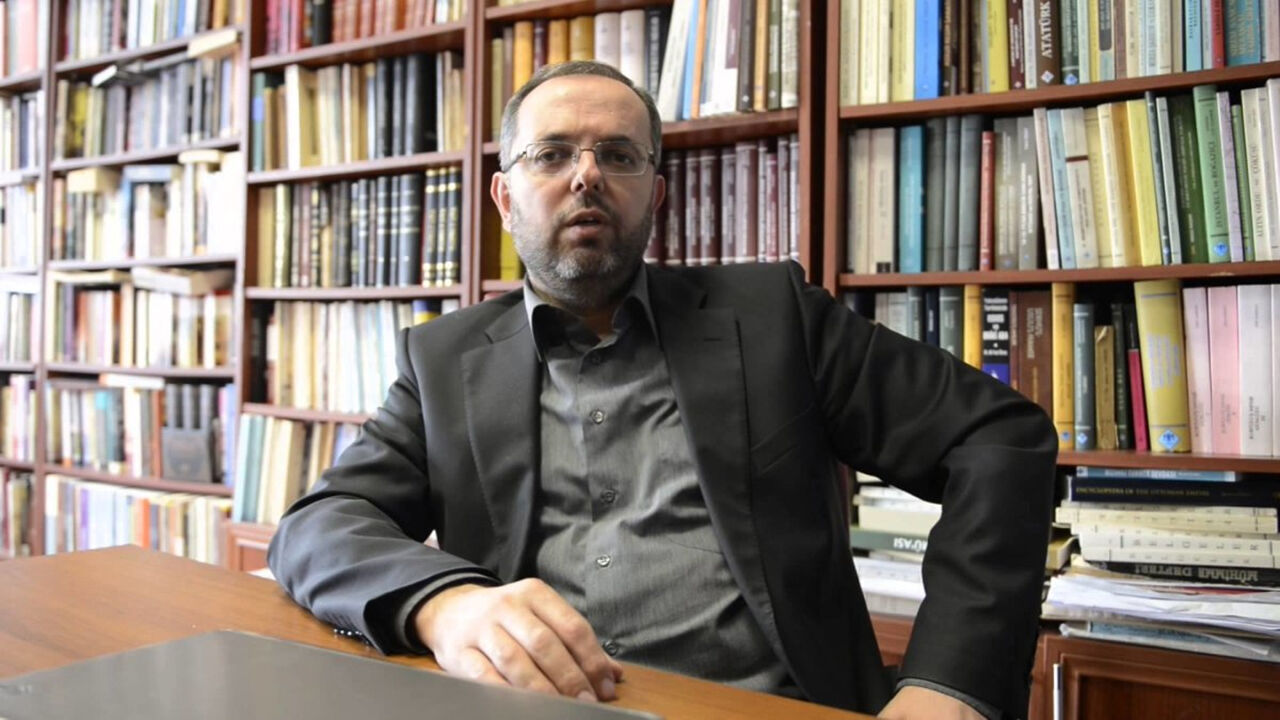 Erhan Afyoncu1