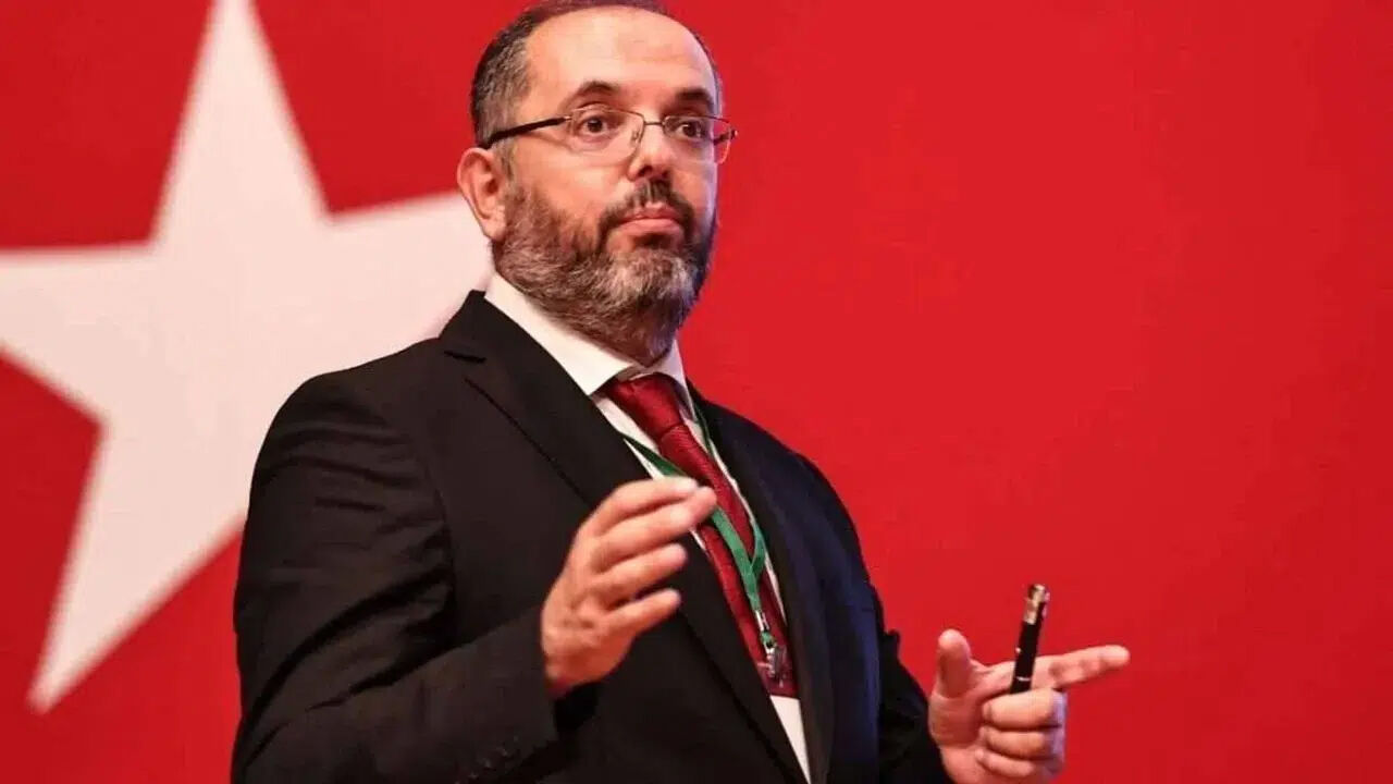 Erhan Afyoncu3