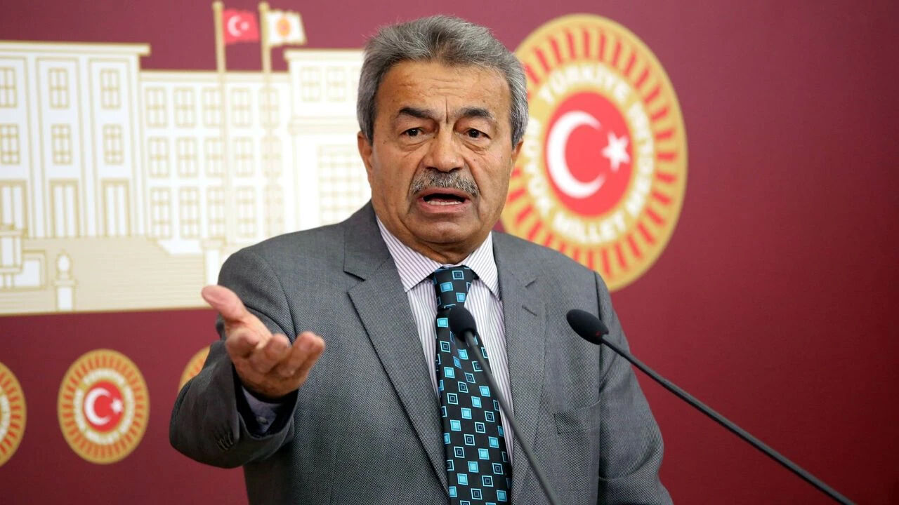 Kamer Genc2