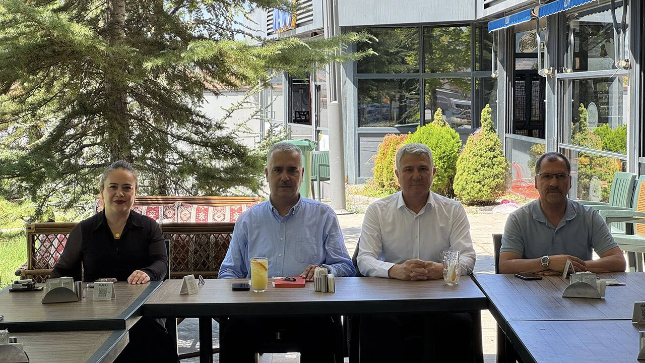 Yusufahlatcımuhtarlartoplantı (2)