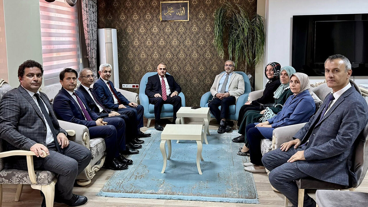Akpartimilliegitimziyaret (1)