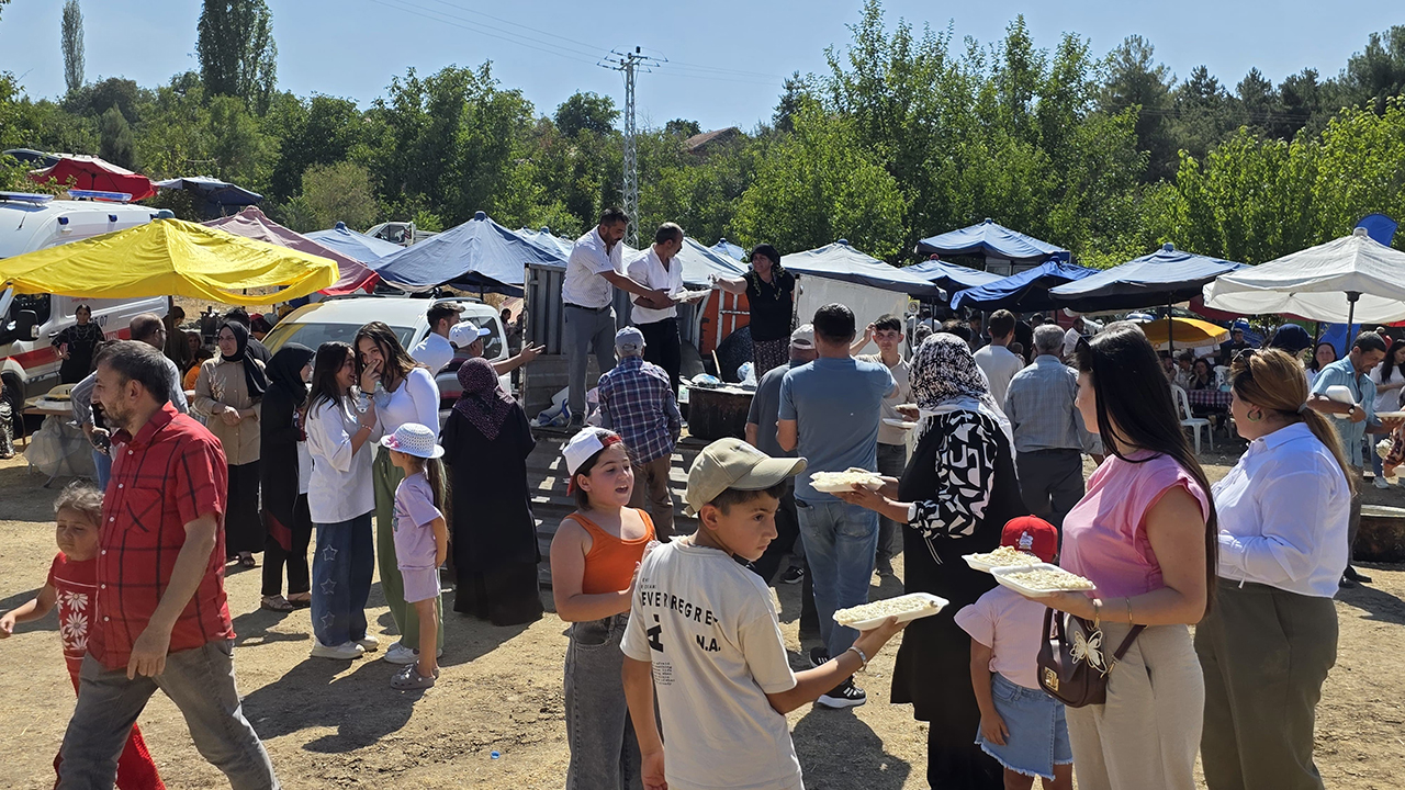 Gökgözler Köyünde 8. Keşkek Şenliği Coşkusuyla Geçti 3