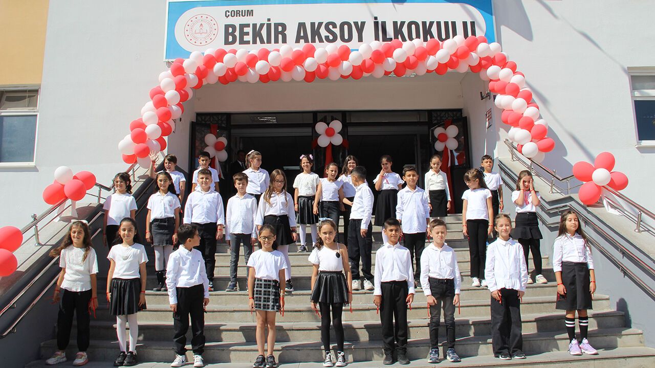 Ilkogretimhaftasıkutlama (8)