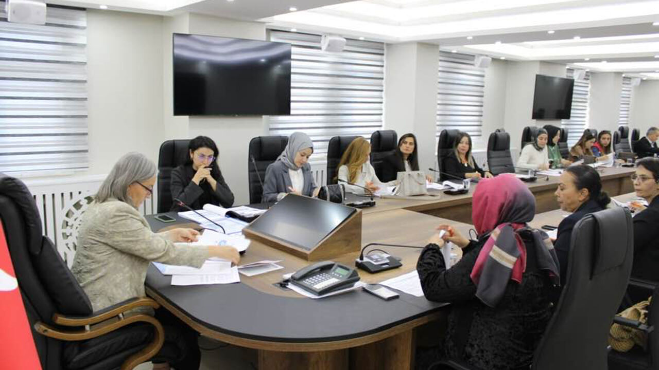 Kadıngucutoplantısı (1)